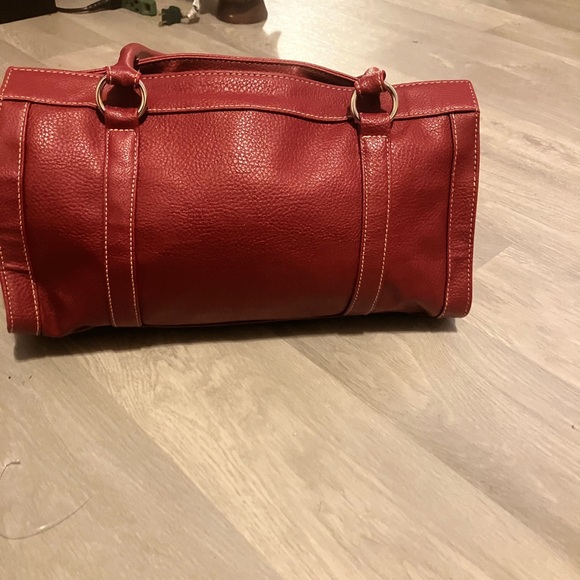 Sag Harbor Red Shoulder Bag - Picture 2 of 8